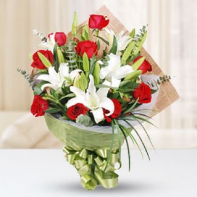 Modern Romance Lily & Rose Bouquet